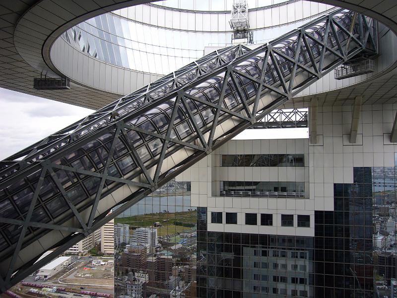 foto_20081110_1053_01.jpg - [de]Rolltreppen zum "Floating Garden".[en]Escalator to the "Floating Garden".