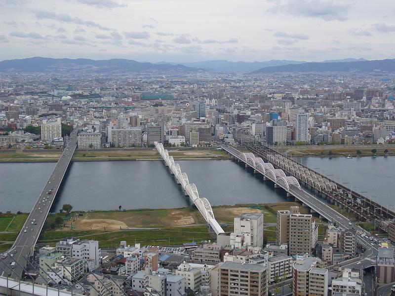 foto_20081110_1125_02.jpg - [de]Viele Brücken führen über den Fluss Yodo.[en]Osaka obviously has many bridges across Yodo river.
