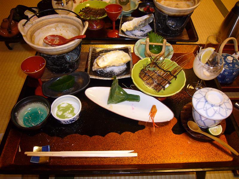 foto_20081110_1952_01.jpg - [de]Und vor wenigen Tagen hab' ich noch gesagt, ich würde nie Austern essen und jetzt ist alles leer.[en]Everything eaten, including the oyster, which was my first one.