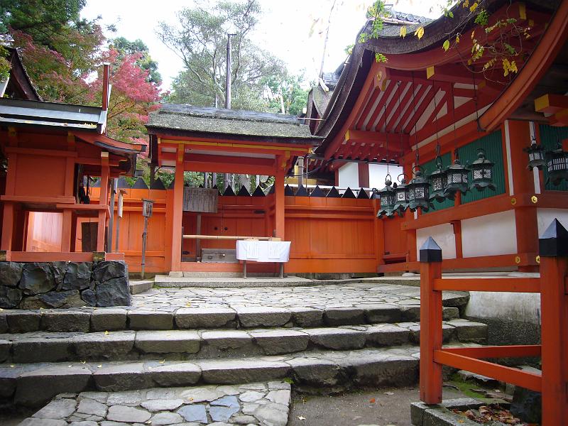 foto_20081111_1143_01.jpg - [de]Seiteneingang zum Shrine.[en]Looking at the side entrance to the shrine.