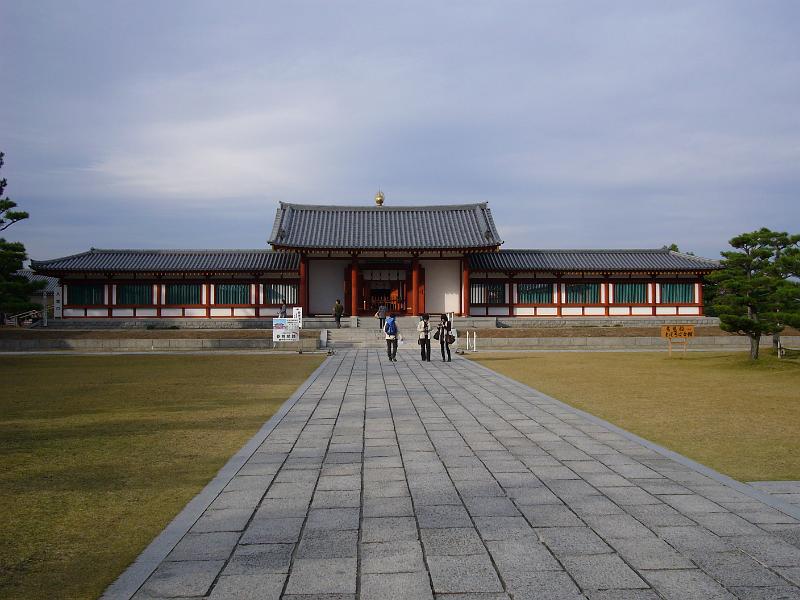 foto_20081111_1511_01.jpg - [de]Auf dem Weg zum Toshodaiji Tempel.[en]Entering Toshodaiji Temple.