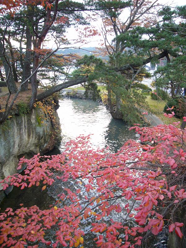 foto_20081115_1513_02.jpg - [de]Hier gibt es viele kleine Felseninseln.[en]This area is famous for its small rocky islands.