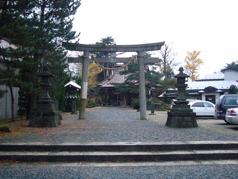 foto_20081116_1610_01.jpg - [de]Natürlich hat auch Naruko einen Schrein.[en]Of course Naruko also has a small shrine.