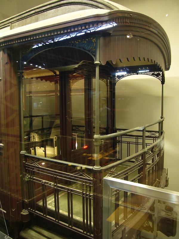 foto_20081117_1252_04.jpg - [de]Der Aussichtswagen des Kaiserzuges.[en]The observation deck of the emperor's train.