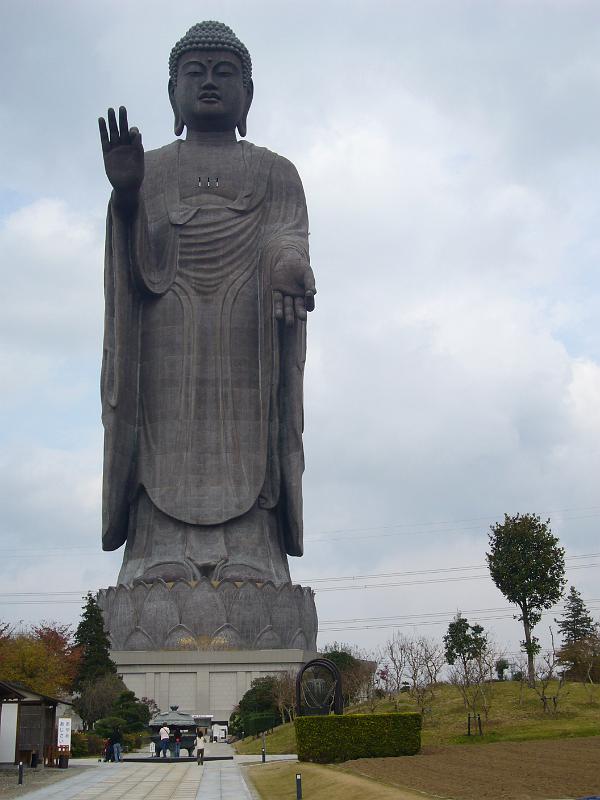 foto_20081118_1250_02.jpg - [de]In voller Größe steht er da.[en]Buddha is more than 100m tall.