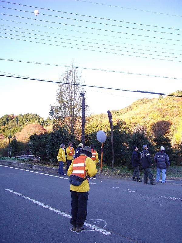 foto_20081120_0724_01.jpg - [de]Wie kann man nur ein Ziel an so eine Kreuzung legen?[en]This intersection with all the wires is probably not the best target.