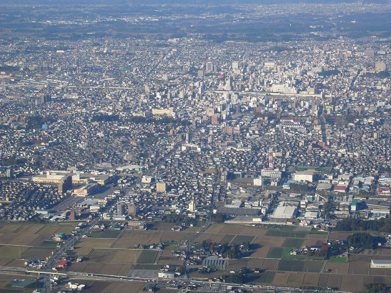 foto_20081122_0816_01.jpg - [de]Das Häusermeer von Utsunomiya.[en]Utsunomiya is a pretty impressive city.